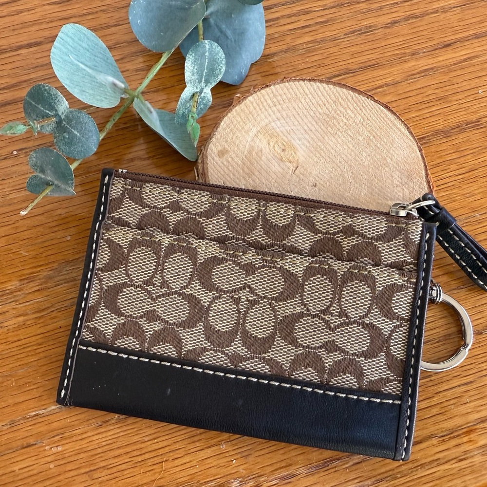 Coach Signature Khaki Brown & Black
Canvas Leather Keychain Wallet